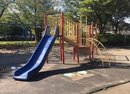 大谷田公園まで985m、徒歩7分、散歩やお子さまの遊び場にもぴったり