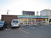 ファミリーマート滝山中央通り店まで580m