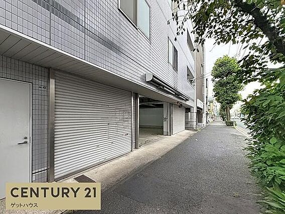 建物の外観が整...