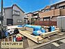 その他：左側が本物件A号棟になります。現地見学後に同じ売主様のモデルルームのご見学も可能です。皆さまのお問い合わせをお待ちしております。