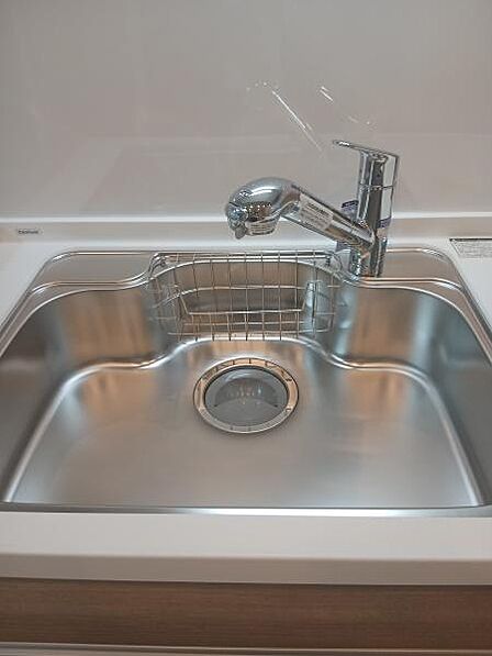 ■シンク＆キッチン混合水栓■調理準備や洗い物がしやすいキッチンまわりです。新規交換予定のため、清潔感のある状態でお使いいただけます。