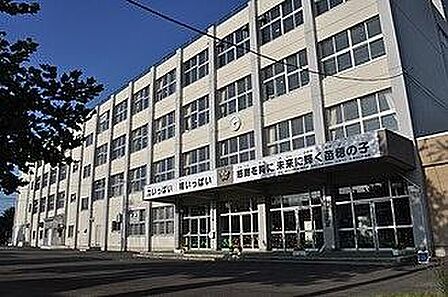 札幌市立苗穂小学校まで1100m