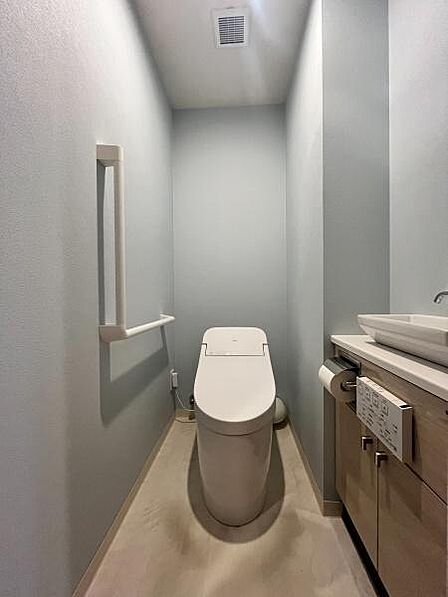 ■トイレ■清潔感のあるトイレスペースです。毎日使う場所だからこそ、実際の広さや使い勝手もご確認ください。