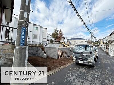 外観：建設中です！施工例のご見学できます！周辺環境や他物件もまとめてご案内可能です！不動産の事ならどんな事でもお気軽にご相談ください。