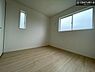 子供部屋：掃き出し窓がないお部屋は、お子様のお部屋としても安心です！収納スペースも充実しているので散らかったお部屋をサッと片付けられます！