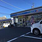 ローソン船橋栄町一丁目店まで323m