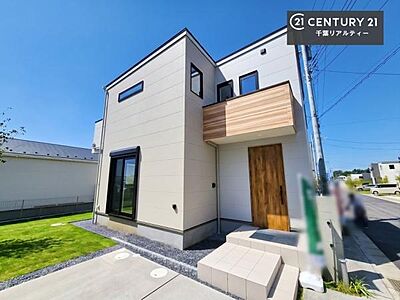 外観:完成しました!当日のご案内が可能です。連絡いただければ、今すぐのご見学ができますのでお気軽にお問い合わせください。お仕事帰りにもどうぞ! 外観:完成しました!当日のご案内が可能です。連絡いただければ、今すぐのご見学ができますのでお気軽にお問い合わせください。お仕事帰りにもどうぞ!
