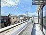 その他：落ち着きある住宅街です！周囲には高い建物がなく、空が広く開放感があり、陽当たりを大きく遮られることもありません！気持ちの良い風が通り抜ける街並みです！