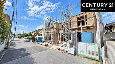 外観：建設中です！施工例のご見学できます！周辺環境や他物件もまとめてご案内可能です！不動産の事ならどんな事でもお気軽にご相談ください。