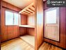 収納：収納が充実しているからこそ、お部屋はいつも広々。掃除や片付けもラクになり、居心地の良い暮らしが続きます。