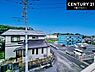 その他：晴れた日には青い空を見渡せる開放的な時間を楽しめます。気持ちの良い風が通り抜ける街並みです！