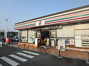 セブンイレブン足立東伊興1丁目店まで623m