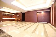 1Fホール、コンシェルジュカウンター