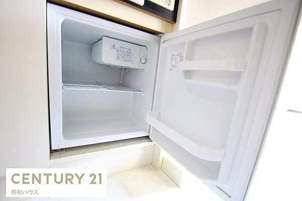 画像16:何かと便利なミニ冷蔵庫♪