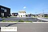 その他：幹線道路から少し入った閑静な住宅地です♪