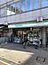 周辺：ファミリーマート大阪商大西店まで689m