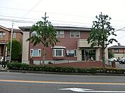 ミオ医院まで1040m、先生は離島で診療をされて来られた方の様で患者に寄り添う素晴らしい方だと。地域柄、高齢者も、この医院ならみなさん安心