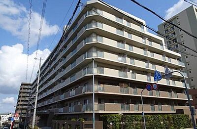 外観：鉄筋コンクリート造8階建てマンション！