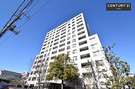 100平米超×30帖超LDKの開放感が魅力!フルリノベーション済みでそのまま入居可能。キッズルームやDIYルームなど共用施設も充実。つくば駅まで車約3分、小中一貫校や買い物施設、公園も徒歩圏内の好立地