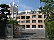 岩出市立岩出中学校まで868m