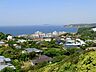 周辺：披露山公園　2200m　披露山の頂上にあり、逗子市全景、江の島、相模湾の海岸線、富士山などを一望できる景勝です。 