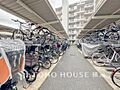 屋根付きの駐輪...