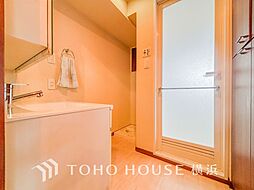 1日の疲れを癒すバス＆パウダールームは、心地よいリラックスを叶える清潔感溢れる美しい空間です。