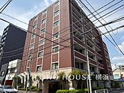 生活利便に優れた住環境に立地し、ゆとりある生活が送れます。