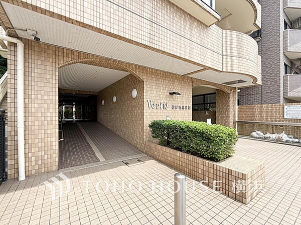 玄関を拡大表示