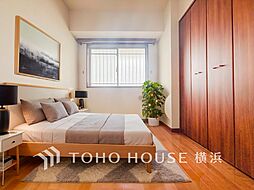 一日の疲れをいやしてくれる寝室。時を忘れて過ごす場所として過ごせるお部屋。