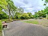 周辺：西が岡公園　350m　野球やサッカーができる広いグラウンド、豊かな緑の中で子ども用遊具で遊べる広場もあります。 