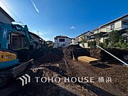 良質な環境に暮らす永住の邸がここに誕生します。（2025年11月撮影）