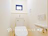設備：【ウォシュレットトイレ】　多機能型の温水洗浄付きトイレを標準設置しています。