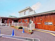 西柴保育園　700m　園舎は温かみのある木造です。周囲には自然も多く、とても良い環境のアットホームな保育園。 