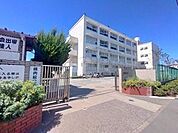 横浜市立大正中学校　1000m　徒歩13分。部活などで帰りが遅くなっても安心の距離です。 