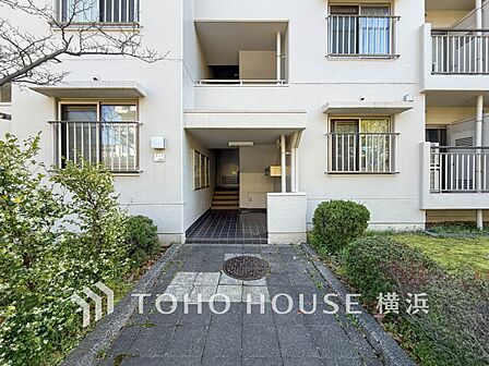 帰宅されるご家族や訪れる方を優しく迎え、安らぎに満ちた生活空間を予感させてくれます。