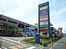 周辺：アクロスプラザ東神奈川　950m　スーパー、衣料品店、飲食店、100円ショップ、ドラッグストア、ブックオフなどが入った複合施設。 