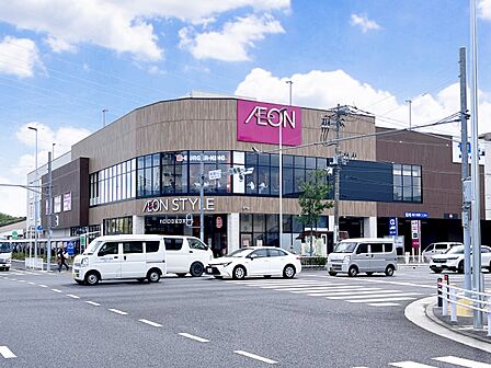 イオンそよら横浜高田 1100m イオンスタイル横浜高田、キャンドゥ、その他専門店など毎日の暮らしに便利なショッピングセンター。