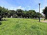 周辺：入江町公園　550m　遊具は少なめですが、広々とした公園です。公園の一角にはプールもあります（夏季のみ）。 
