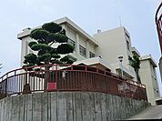 藤沢市立大鋸小学校　900m　徒歩12分。小学校が近いのは子育てファミリーにもおすすめのポイントです。 