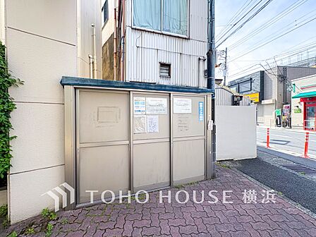 共同ごみ置き場。管理体制の行き届いた共同ごみ置き場はいつもきれいにされています。