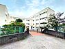 周辺：横浜市立洋光台第一小学校　450m　徒歩6分。小学校が近いのは子育てファミリーにもおすすめのポイント。 
