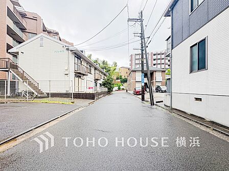 生活利便に優れた住環境に立地し、ゆとりある生活が送れます。