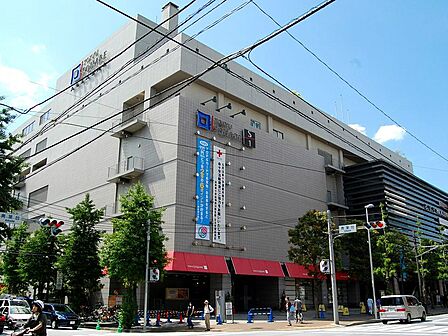 青葉台東急スクエア 1100m ファッション・グルメだけでなく銀行や動物病院もある複合施設。夜9時までショッピングを楽しめます。