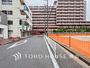 生活利便に優れた住環境に立地し、ゆとりある生活が送れます。