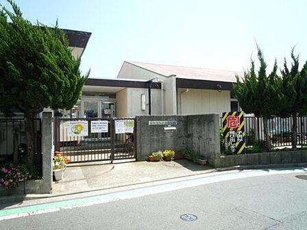 横浜市大久保保育園　550m　都会の保育園でありながら広い園庭で伸び伸び遊ばせてあげられる環境があるのも嬉しいですね。 