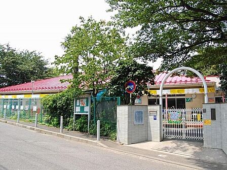 神大寺幼稚園 450m さまざまな遊びを通して、こどもたちは体を動かす喜び、友だちと関わり心を通わす喜びを味わいます。