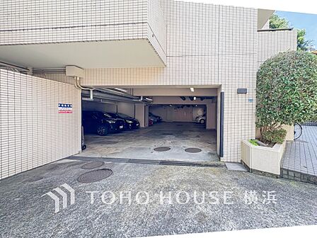 敷地内駐車場(空き状況はお問い合わせください)。