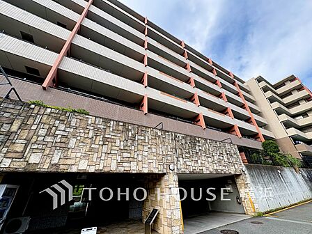表現された空間は豊かな光と風を纏い、暮らしの時間を豊かにしてくれます。