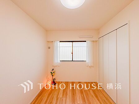 すっきりとした清潔感が感じられ、心身をリフレッシュできる寛ぎを深めてくれるスペースです。
